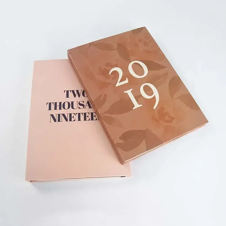 Pianificazione del diario dell'agenda con copertina rigida